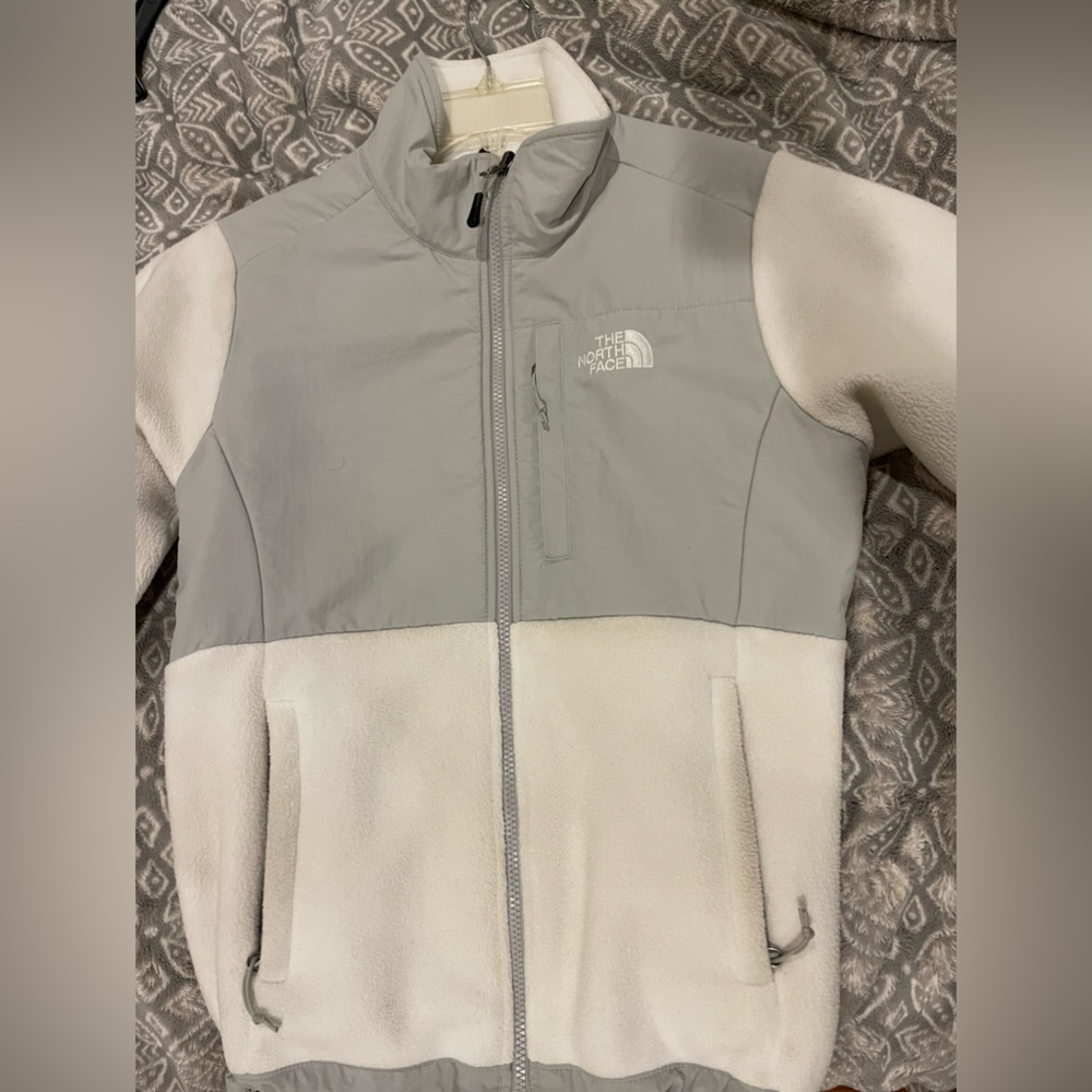 White and Grey Women’s Northface Denali Flease